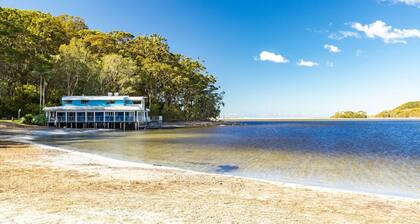 Gecko Hideaway - unique glamping style holiday home