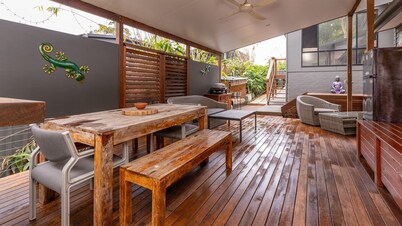 Gecko Hideaway - unique glamping style holiday home