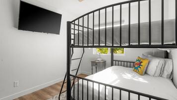 3 slaapkamers, een bureau, gratis wifi, beddengoed