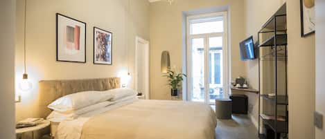 4 habitaciones, tabla de planchar con plancha, wifi y ropa de cama