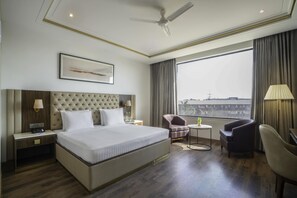 Deluxe Double or Twin Room | Desk, free WiFi