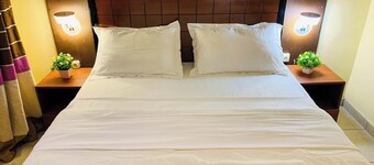 Furnished studio in yaounde with unlimited internet hot water connected tv cambre