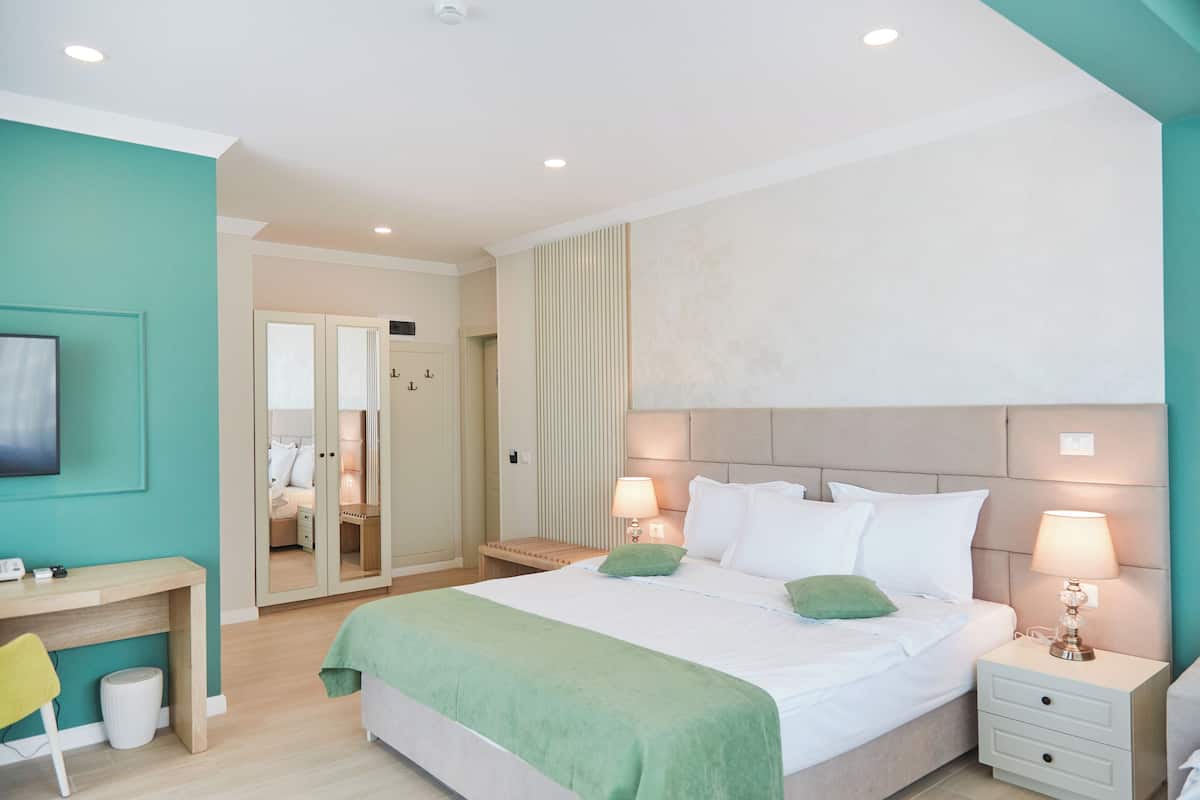 Premium Triple Room, Balcony, Sea View | Desk, free WiFi