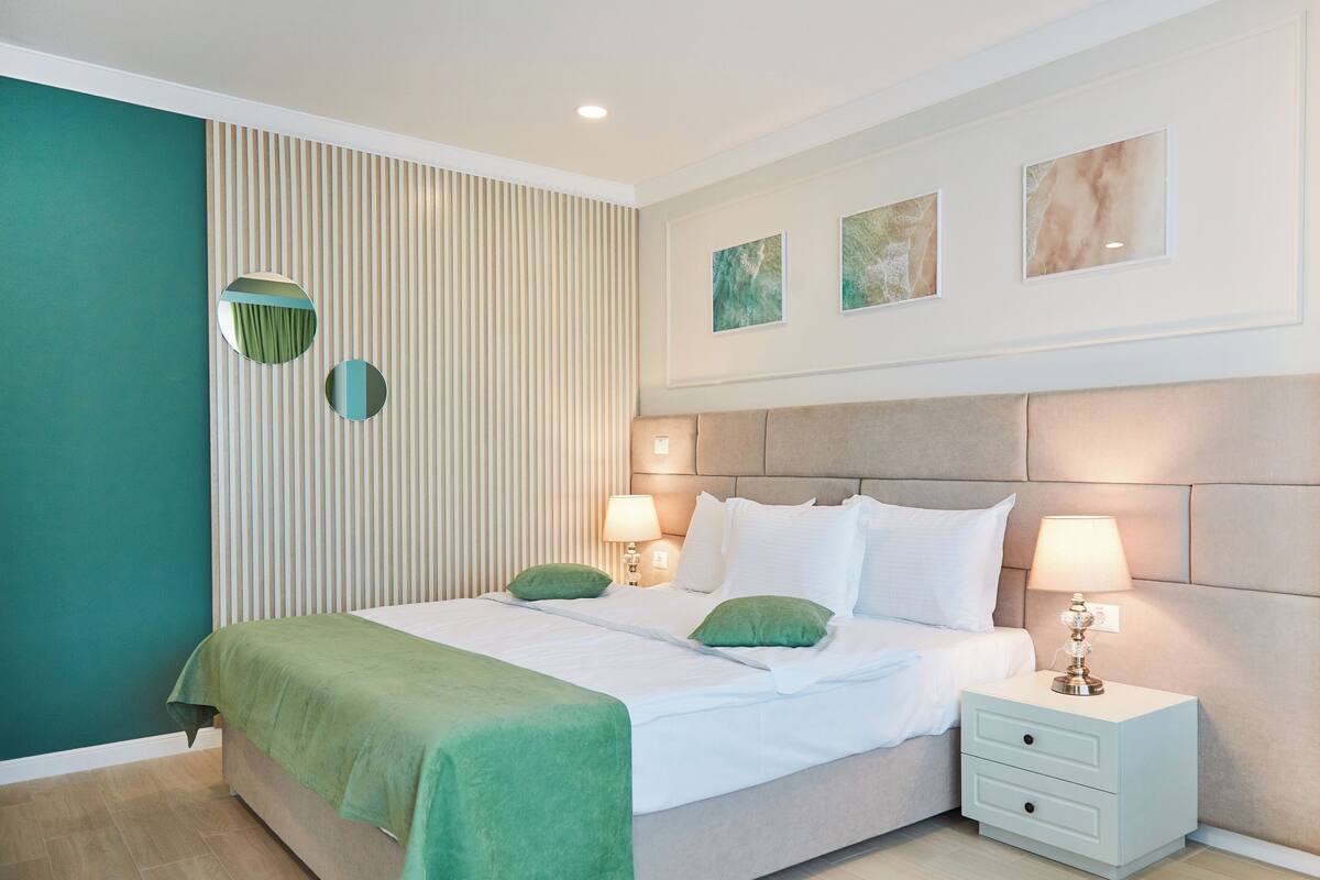 Superior Triple Room, Balcony, Partial Sea View | Desk, WiFi (free)