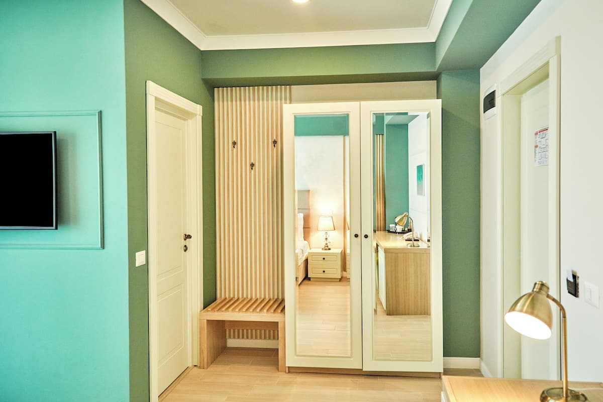 Premium Double Room, Balcony, Sea View | Desk, free WiFi