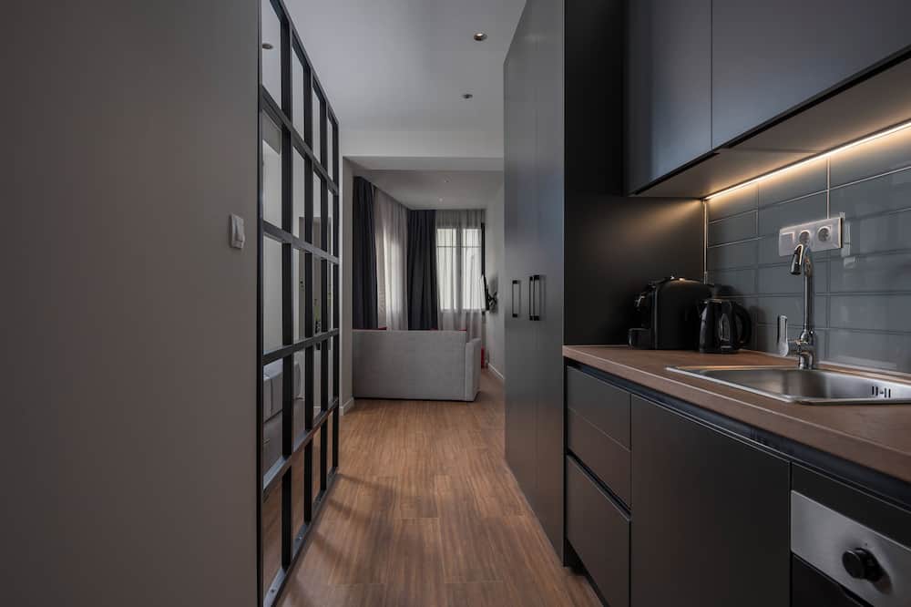 Hebrard Industrial Suites