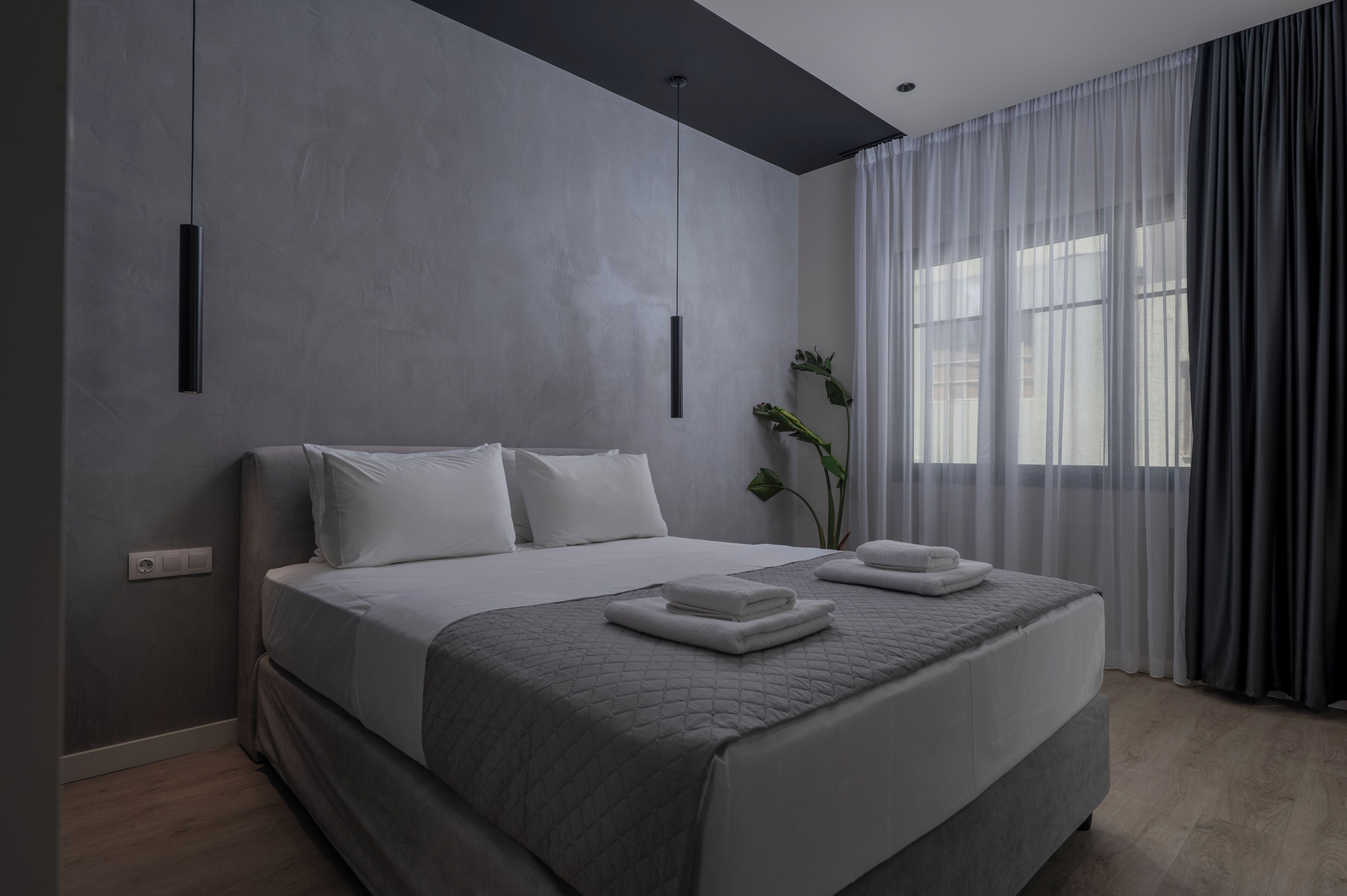 Caja de seguridad en la habitación, wifi gratis y ropa de cama 