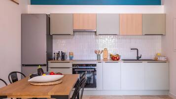 Réfrigérateur, four, plaque de cuisson, lave-vaisselle