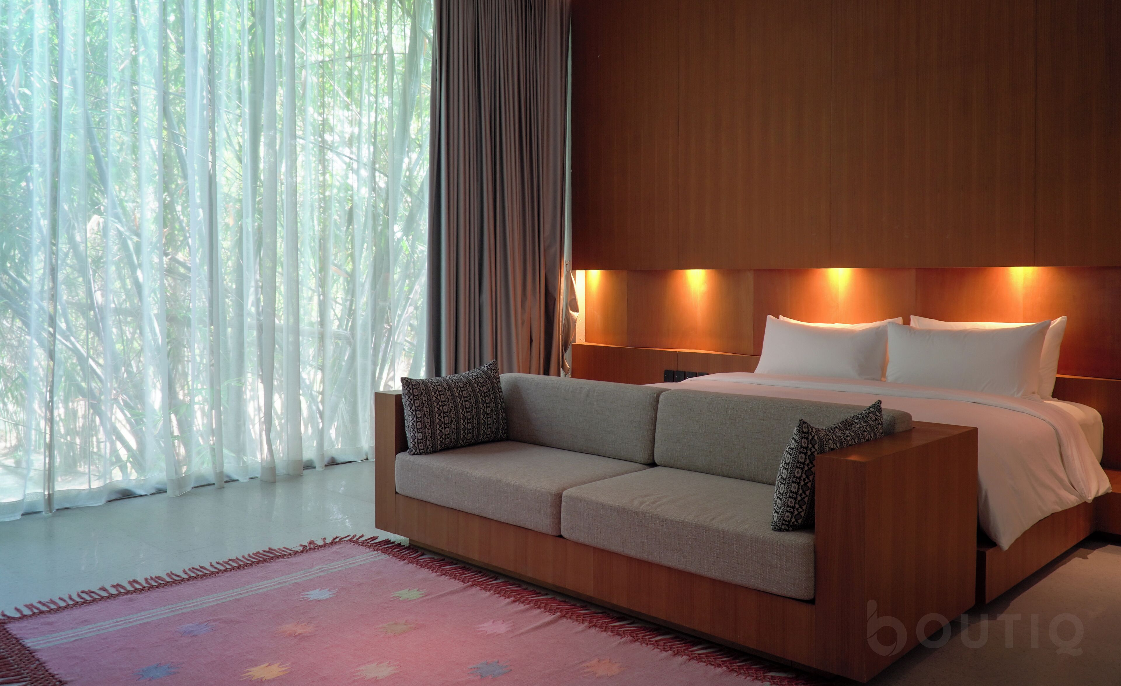 Villa Deluxe, vistas al jardín | Caja fuerte, escritorio, espacio para trabajar con un portátil