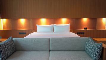 Deluxe Villa, Garden View | In-room safe, desk, laptop workspace, blackout drapes