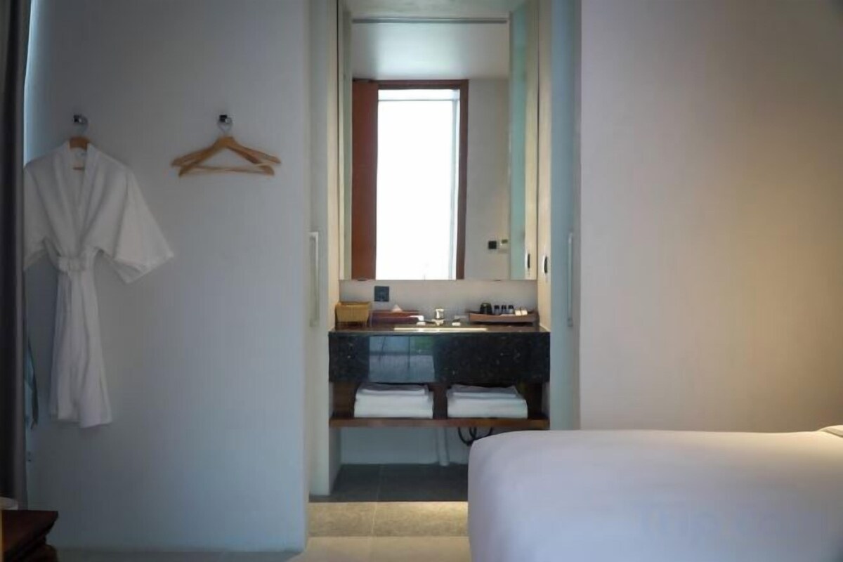 In-room safe, desk, laptop workspace, blackout drapes