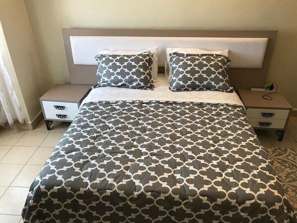 3 bedrooms, iron/ironing board, WiFi, bed sheets