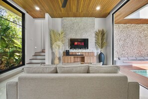 Flat-screen TV - Kanani Villa by Kozystay - Umalas (Kerobokan)