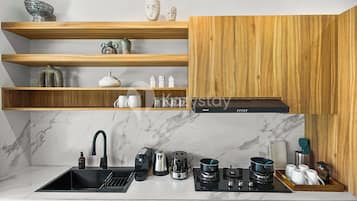 Vila família, sacada, vista para a piscina | Cozinha privada