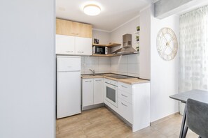 Lejlighed - 2 soveværelser - ikke-ryger | Privat køkken | Køleskab, ovn, kogeplade, opvaskemaskine