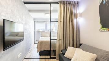 Classic Apartment, 1 Bedroom, Non Smoking | Soundproofing, iron/ironing board, free WiFi, bed sheets