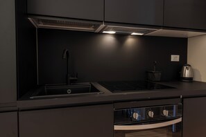 Comfort-Apartment | Eigene Küche | Kühlschrank, Herdplatte, Kochgeschirr/Geschirr/Besteck