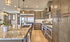 冰箱、微波炉、烤箱、炉灶