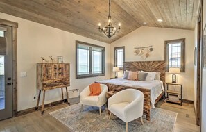 6 chambres, fer et planche à repasser, lit de bébé portatif