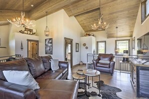 电视、壁炉、电子游戏、桌上足球