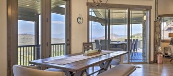 Luxury 6 BDR Home! Skiing, Golf, Views, Hot tub!