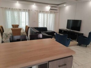 Interior - Whole house: apartment - Abidjan, Ivory Coast (Abidjan)