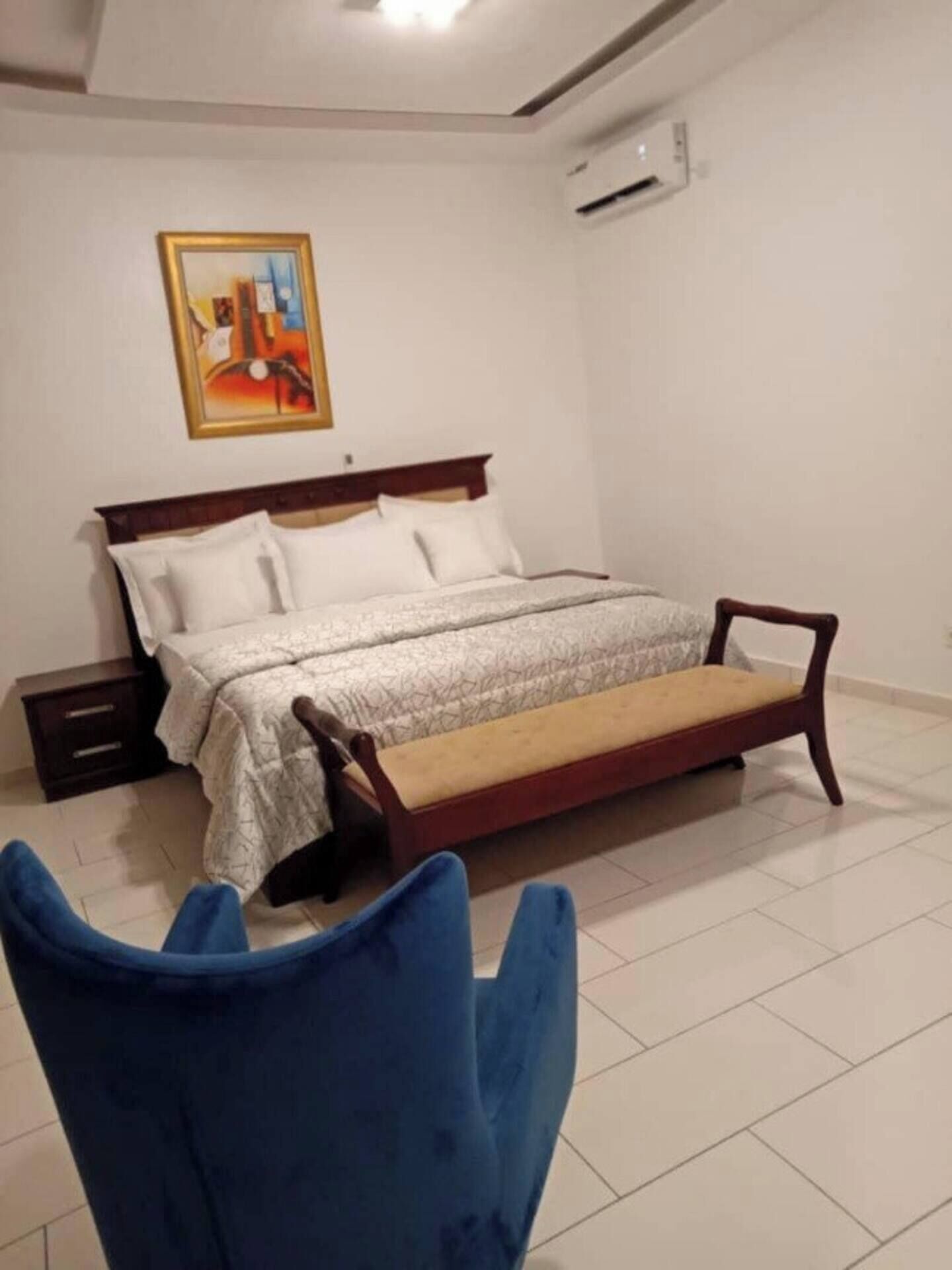 4 slaapkamers, een strijkplank/strijkijzer, beddengoed