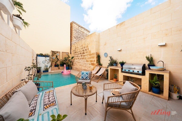 The private pool area