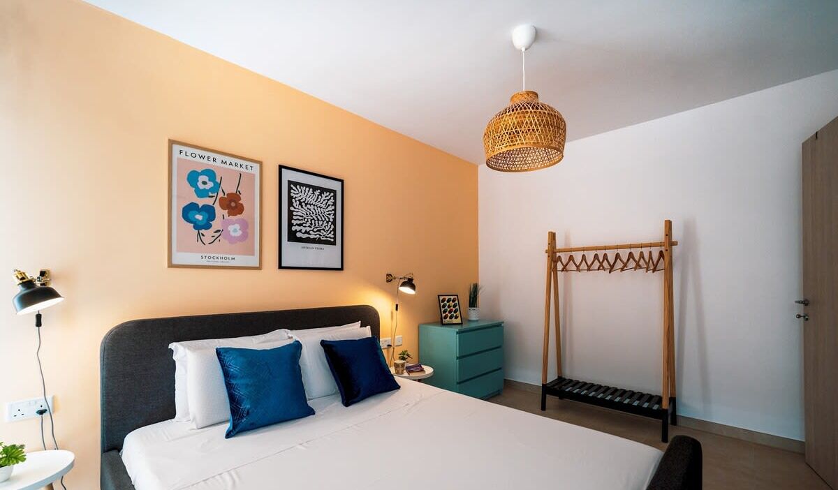 2 bedrooms, iron/ironing board, travel cot, WiFi