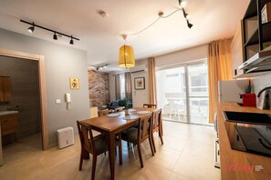 Dining - Stylish Duplex Holiday Retreat (San Pawl il-Bahar)