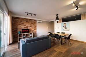Interior - Urban Oasis Holiday Home in Central St. Paul's Bay (San Pawl il-Bahar)