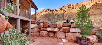 Robbers Lair - Hideout at the Rim