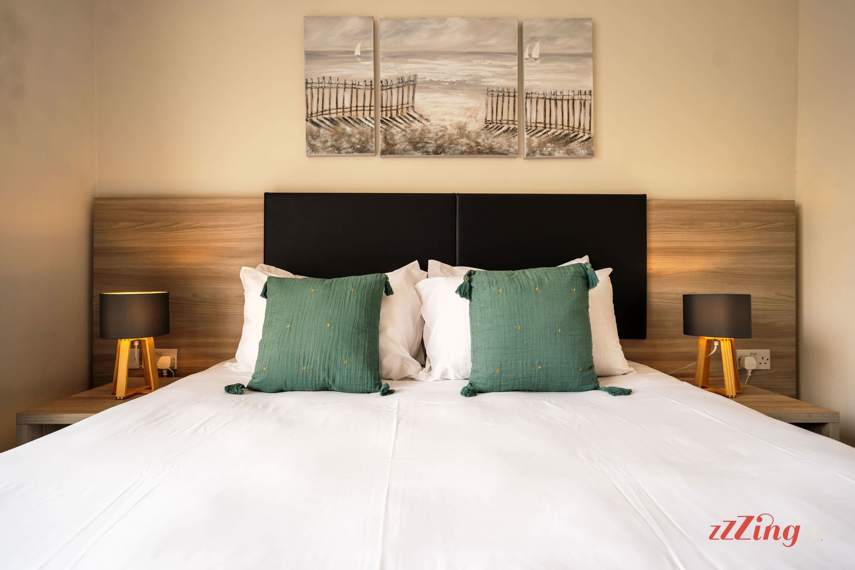 2 bedrooms, desk, iron/ironing board, travel crib