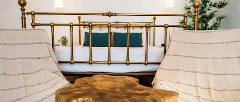 1 室のベッドルーム、デスク、WiFi