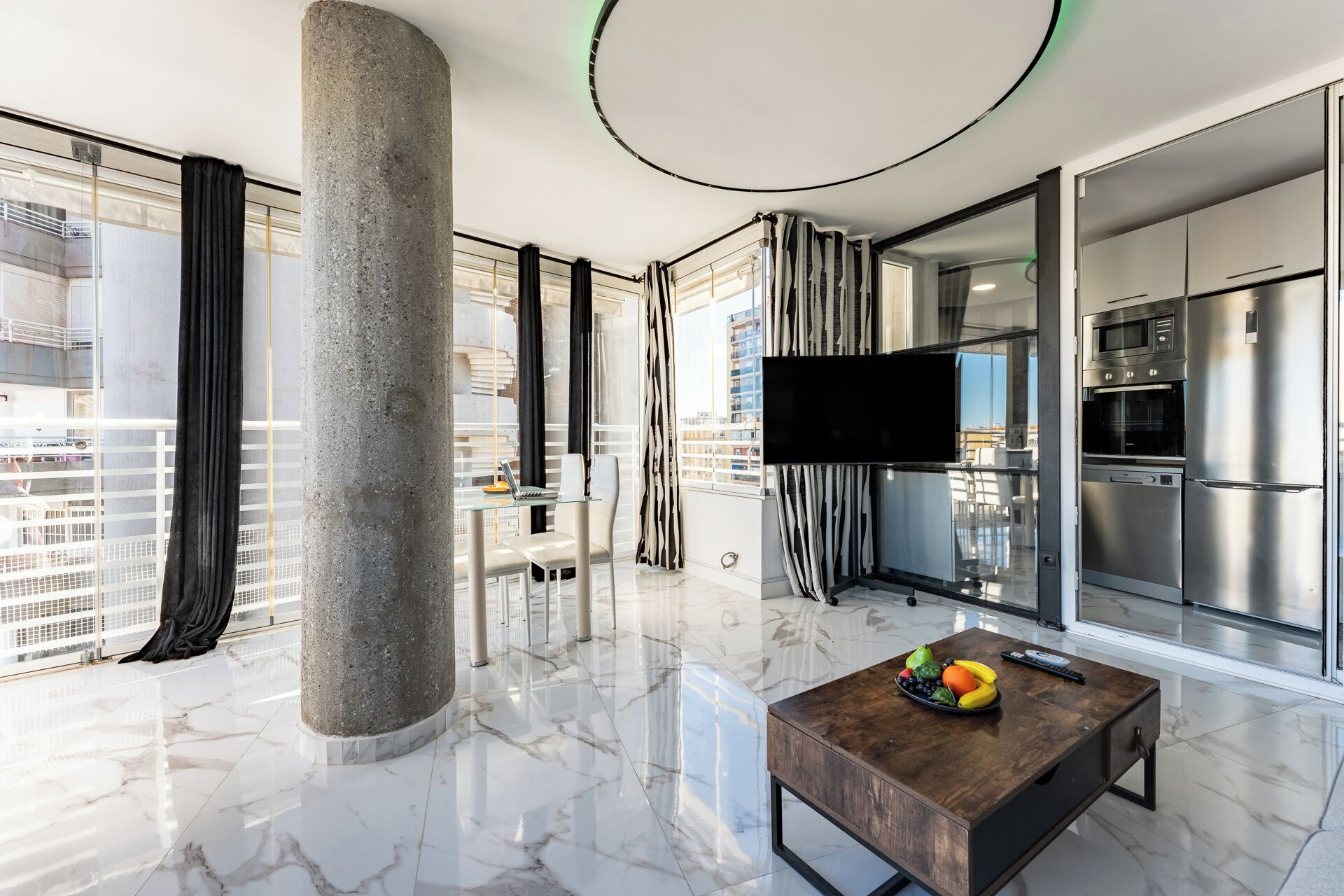 Télévision à écran plat