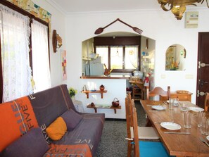 Dining - Seaside Apartment for 6 in Roses (Roses)