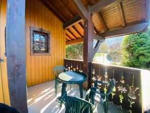 Outdoor dining - Charming duplex in Morillon, near center, 3 beds, 9 guests, parking, ski (Morillon Village)