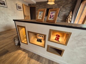 Interior - Beautiful modern apartment, 8 ppl, near slopes, south balcony (Les Deux Alpes)