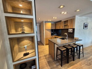 Fridge, microwave, oven, dishwasher - Beautiful modern apartment, 8 ppl, near slopes, south balcony (Les Deux Alpes)