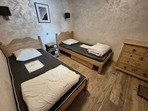 3 bedrooms - Beautiful modern apartment, 8 ppl, near slopes, south balcony (Les Deux Alpes)