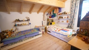 4 chambres, fer et planche à repasser, draps fournis