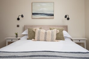 4 عدّة غرف نوم ومكواة/لوح كي وواي فاي