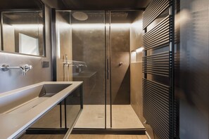 Superior Apartment | Bathroom - Bella Vista City View by MMega (Florence)