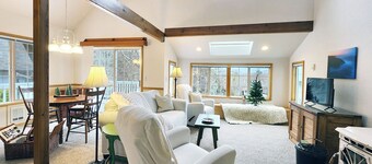 Yachats Lovely 2br Home, Dog Friendly, Walk to Town!
