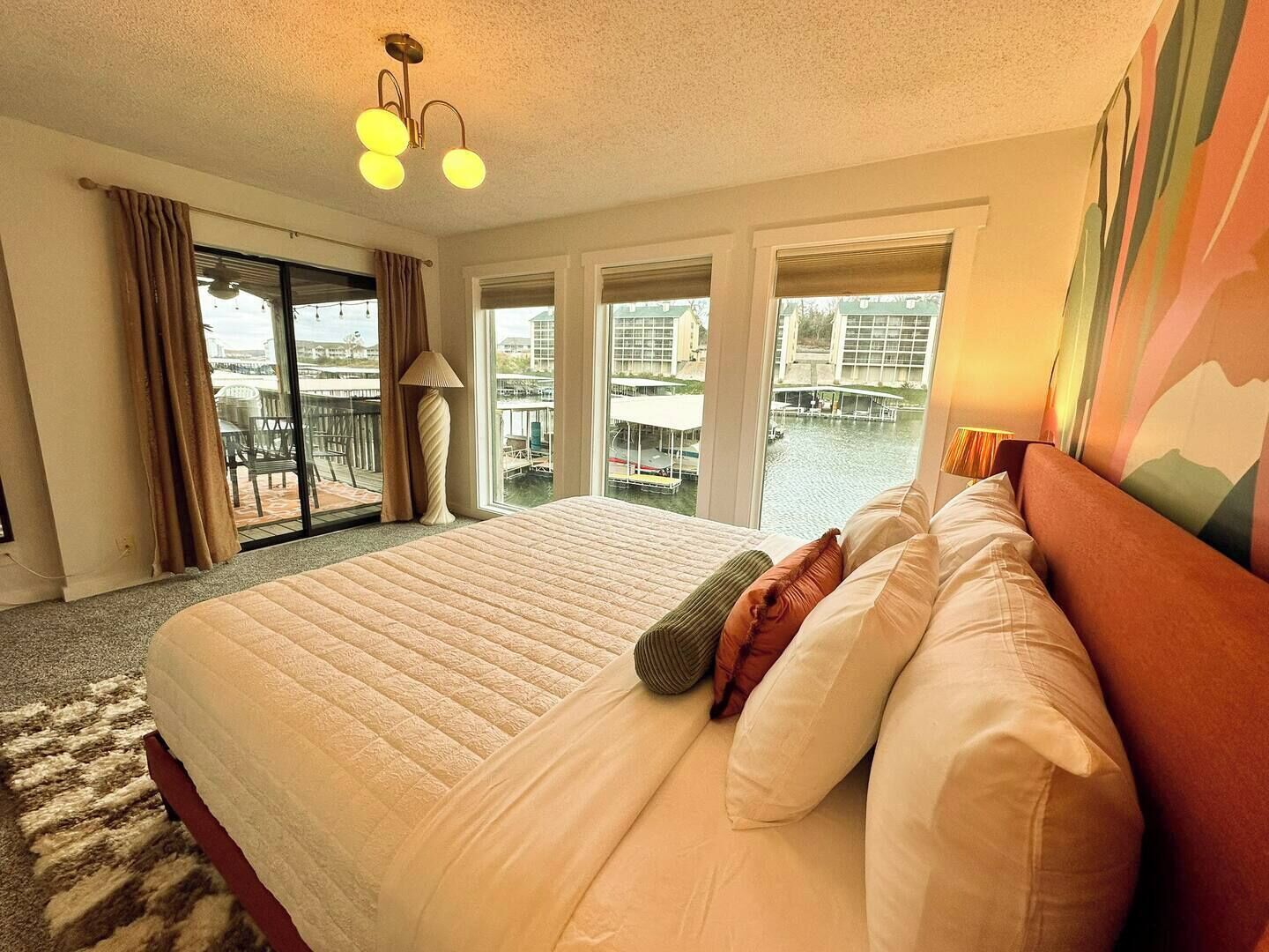 2 makuuhuonetta, silitysrauta/-lauta, ilmainen Wi-Fi, vuodevaatteet