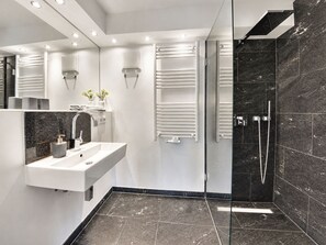 Hair dryer - Luxury accommodation Rügenloft 4 in Prora Düne 7 with private sauna and fireplace (Prora)