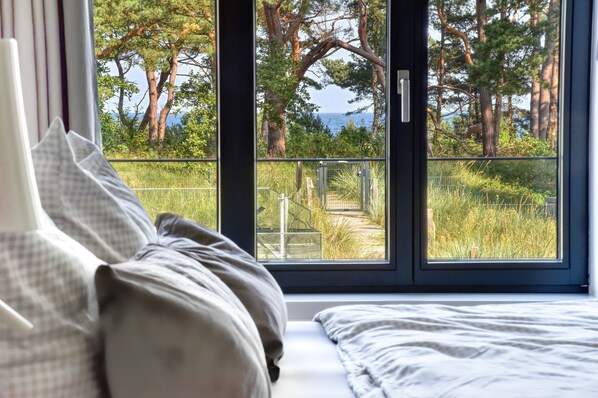 2 bedrooms, iron/ironing board, free WiFi