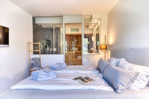 1 habitación, tabla de planchar con plancha y wifi gratis