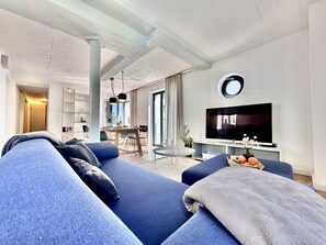 TV, books, video library, stereo - Luxury accommodation Dünenloft 7 in Prora Düne 7 with private sauna and fireplace (Prora)