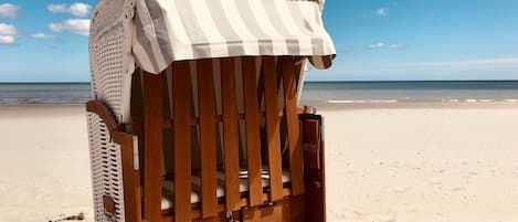 På stranden